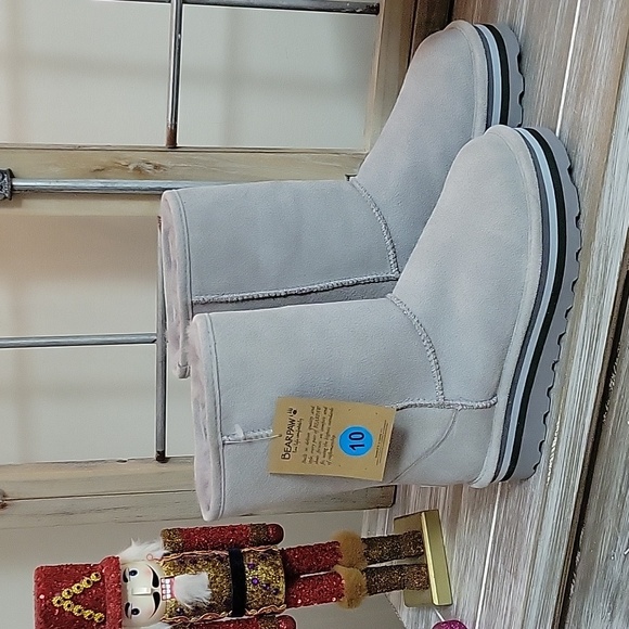 Bearpaw Shoes - BEARPAW Boots sz 10 NWT
